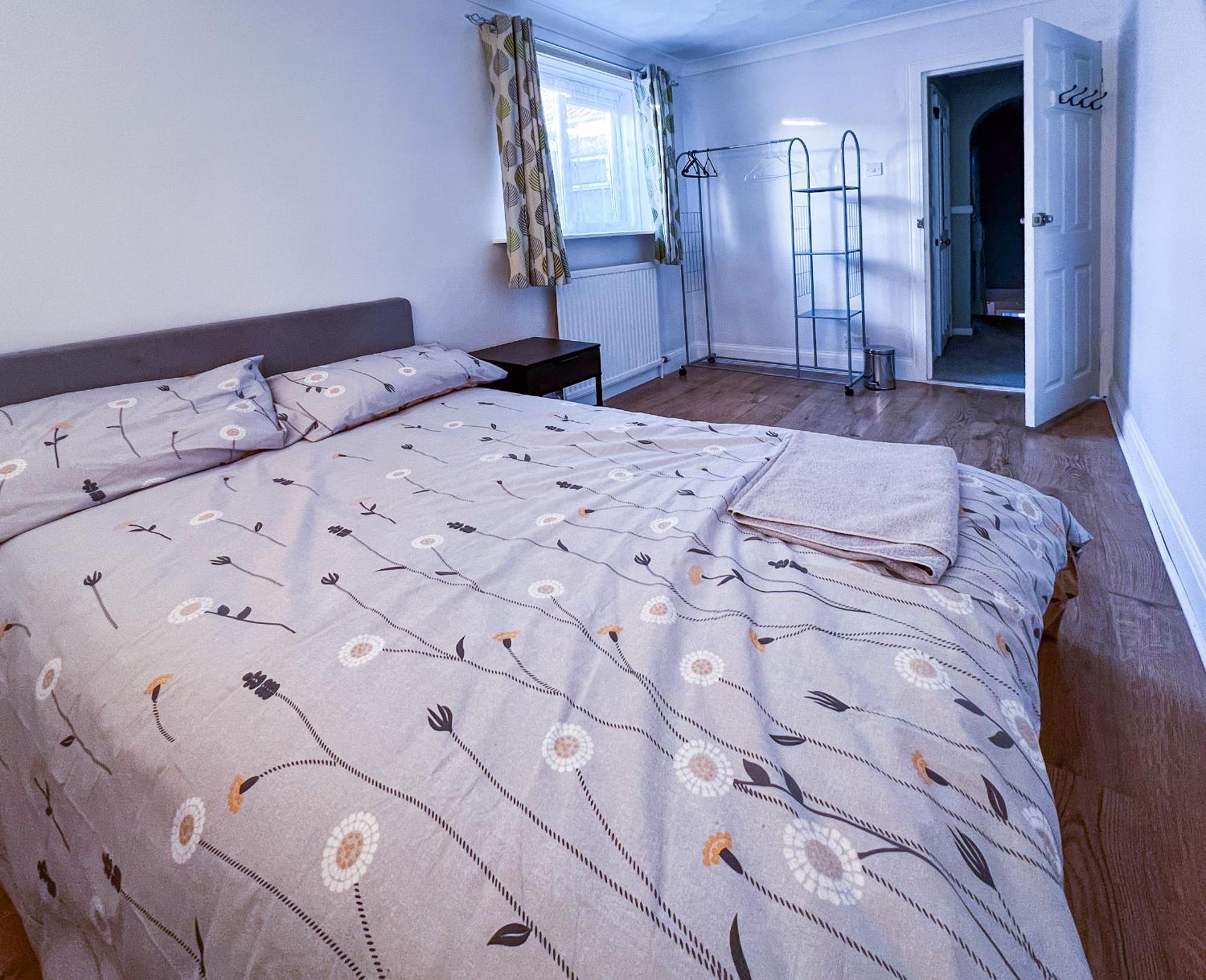Spacious Retreat - Remote Worker & Family Friendly Portsmouth Buitenkant foto