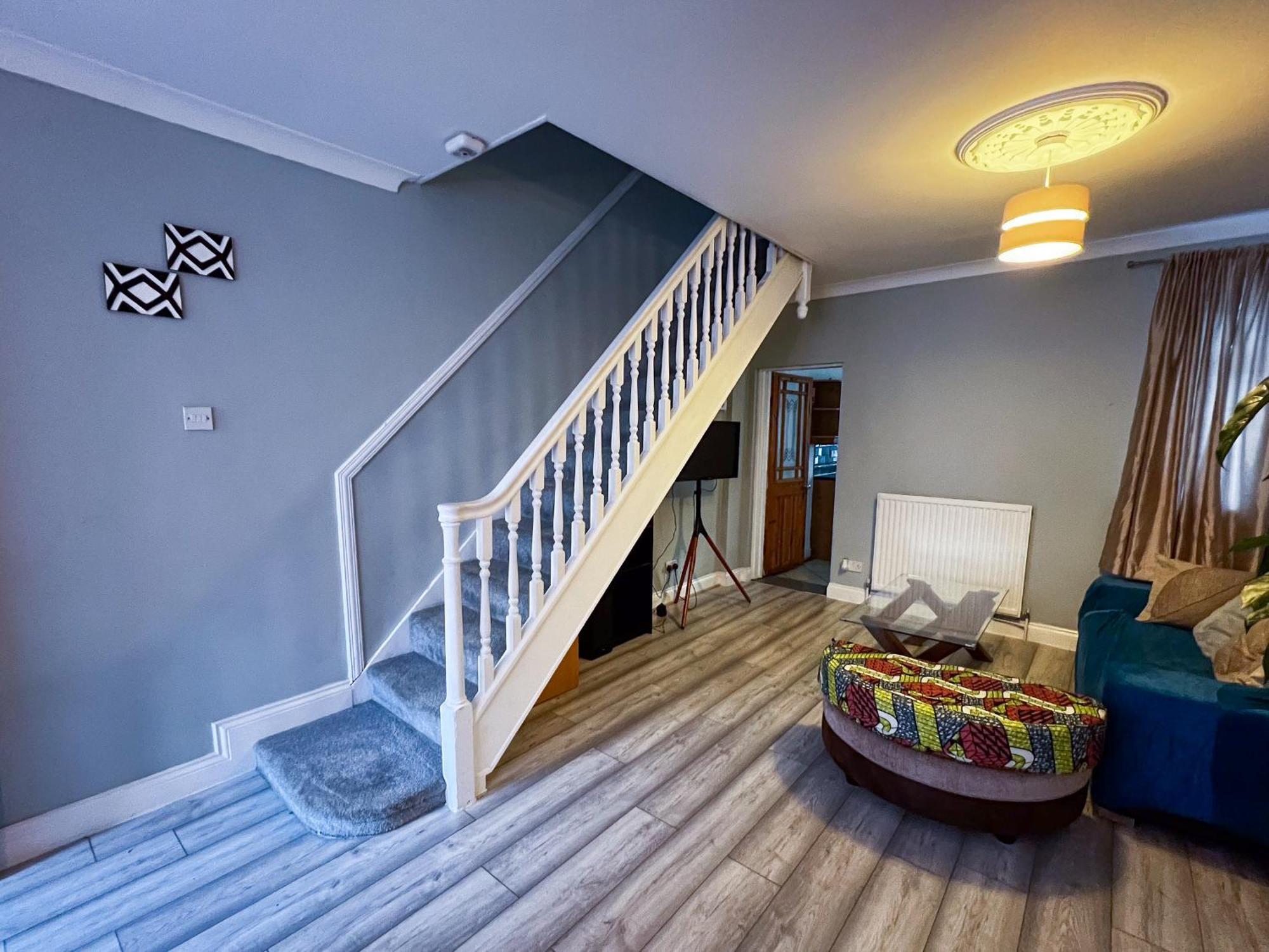 Spacious Retreat - Remote Worker & Family Friendly Portsmouth Buitenkant foto